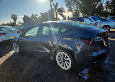 2022 Tesla Model 3 z USA, uszkodzony, nr VIN 5YJ3E1EB0NF259532